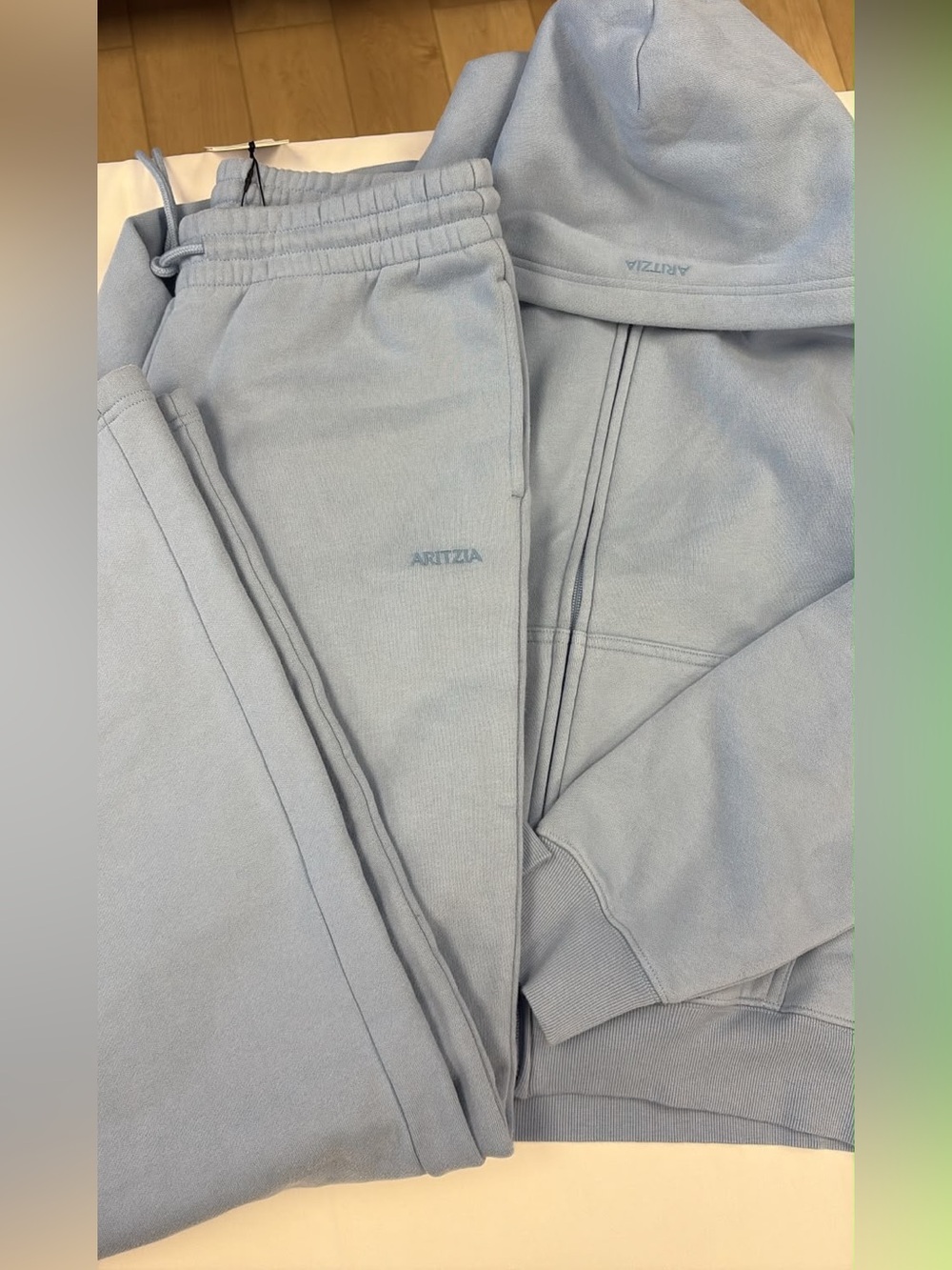 NWT Sz M ripple blue Aritzia set